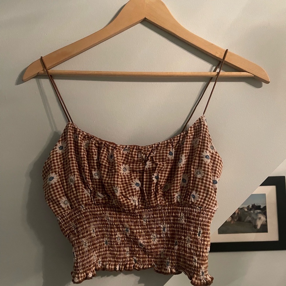 women’s crop tank top